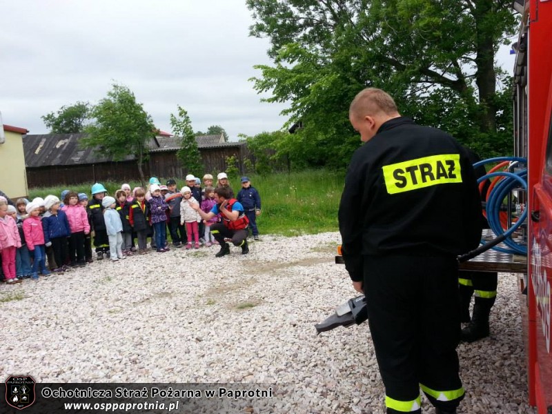 OSP Paprotnia w przedszkolu w Czarnowie